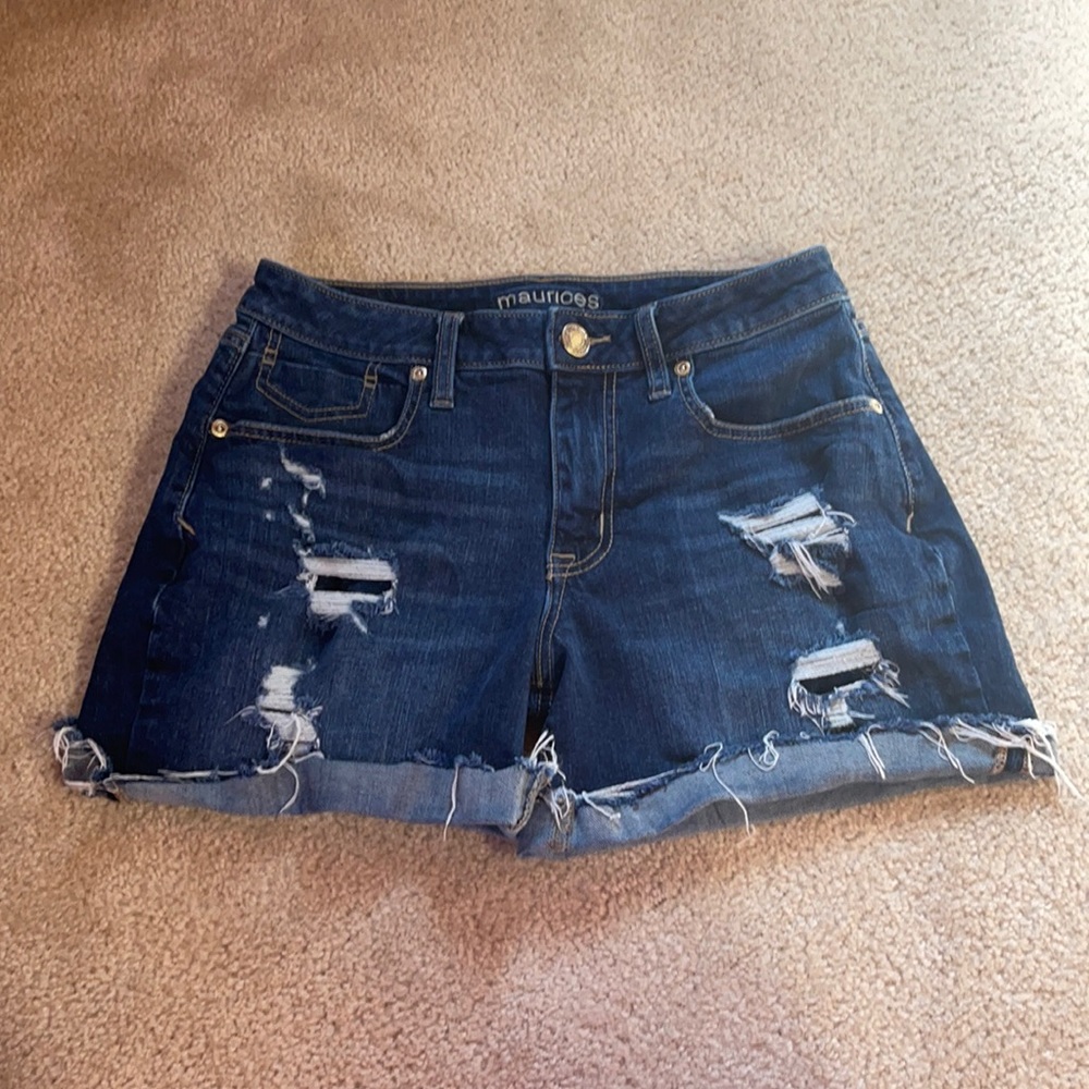 Like new distressed jean shorts